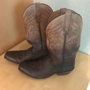 Ariat Breakthrough Western Dress Boot.  Like New!